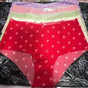 Victoria’s Secret No-Show Cheeky Panties